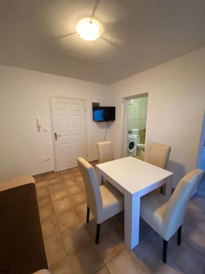 Apartments Dalmatia سفيتي بيتار المظهر الخارجي الصورة