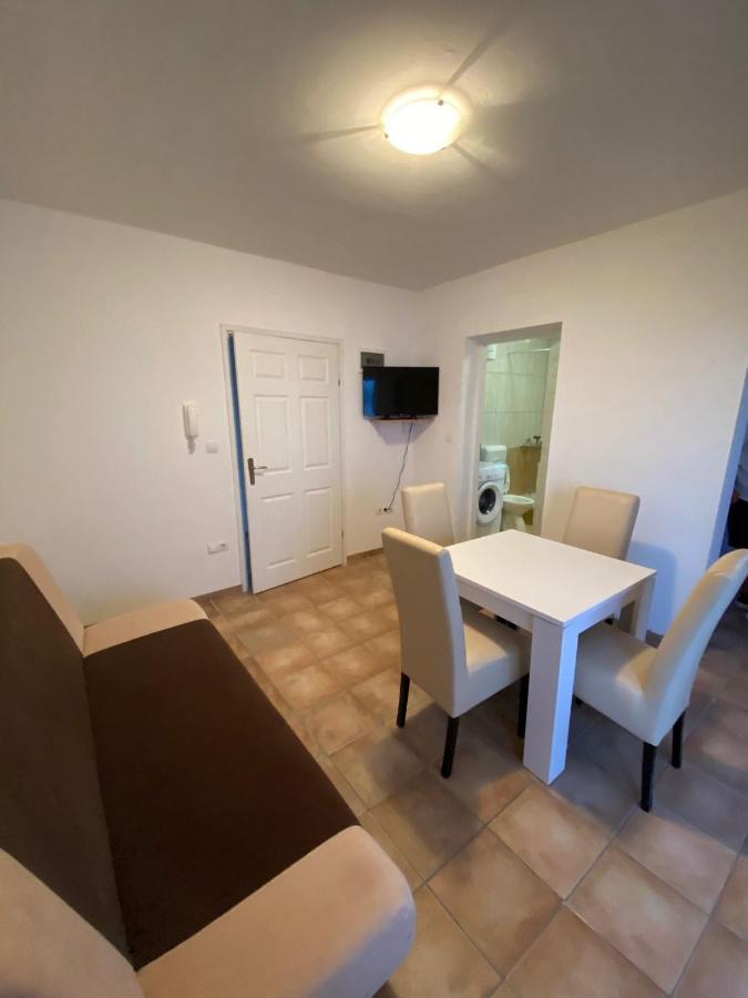 Apartments Dalmatia سفيتي بيتار المظهر الخارجي الصورة